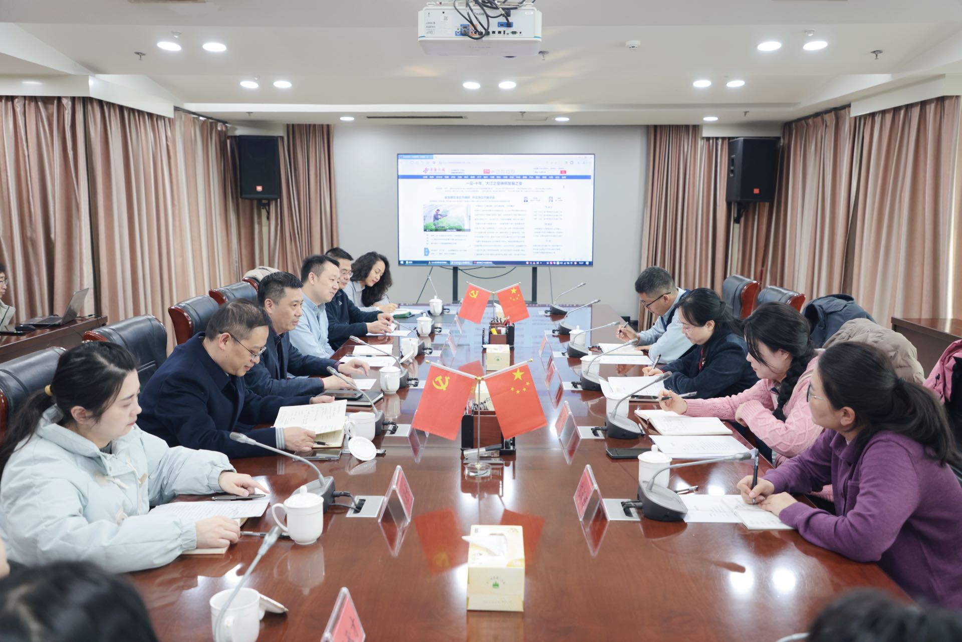 共青團(tuán)安徽省委副書(shū)記陳娟娟一行赴安徽新媒體集團(tuán)調(diào)研座談